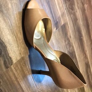 Bandolino Tan Heels